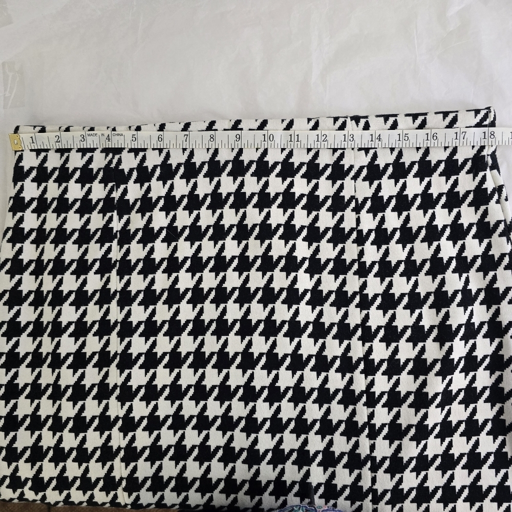 Houndstooth Skirt Classic Knee Length Pencil Zip Slit Stretch GO Inter Sz 12 - Picture 7 of 9
